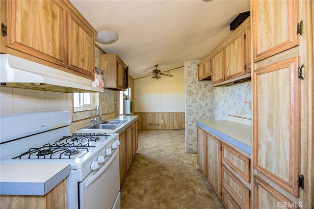 4232 Coyote Road, Phelan, CA 92371