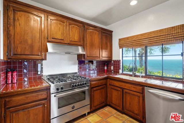 4211 Avenida De La Encinal GH, Malibu, CA 90265