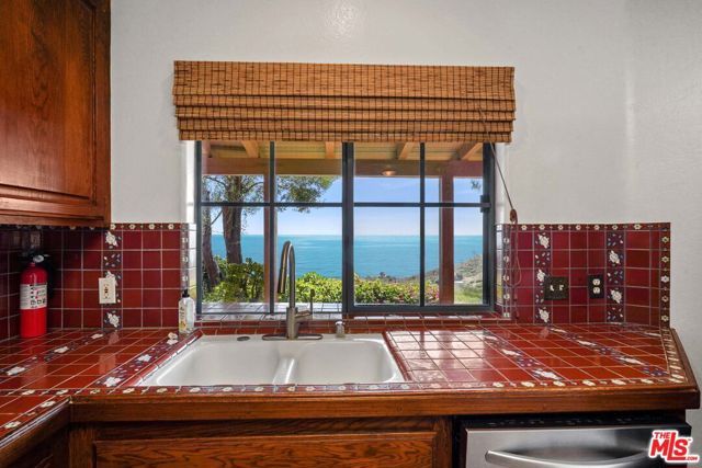 4211 Avenida De La Encinal GH, Malibu, CA 90265