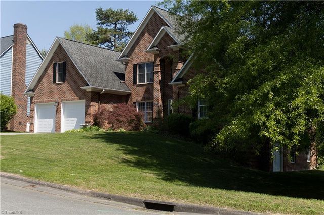 1688 Woodbury Lane, Mount Airy, NC 27030