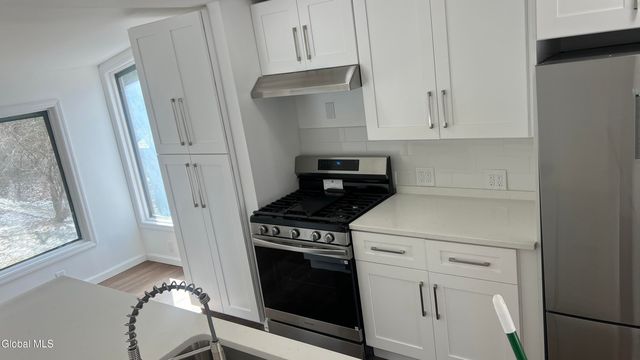 5 Emmett Drive, Colonie, NY 12309