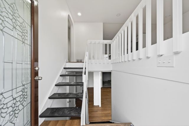 5 Emmett Drive, Colonie, NY 12309