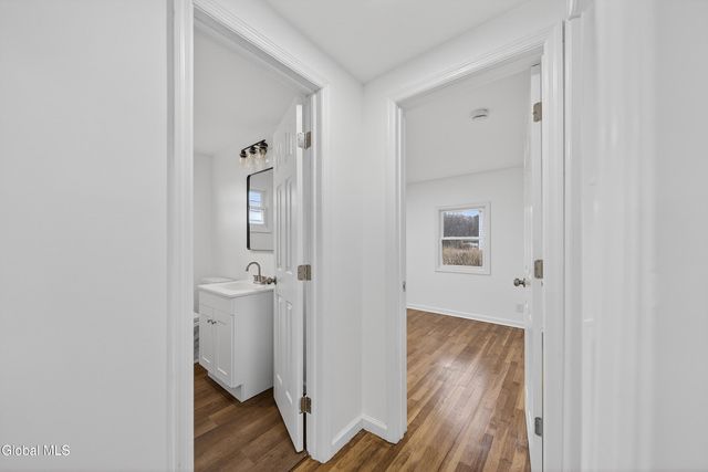 5 Emmett Drive, Colonie, NY 12309