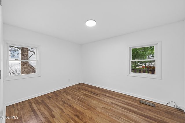 5 Emmett Drive, Colonie, NY 12309