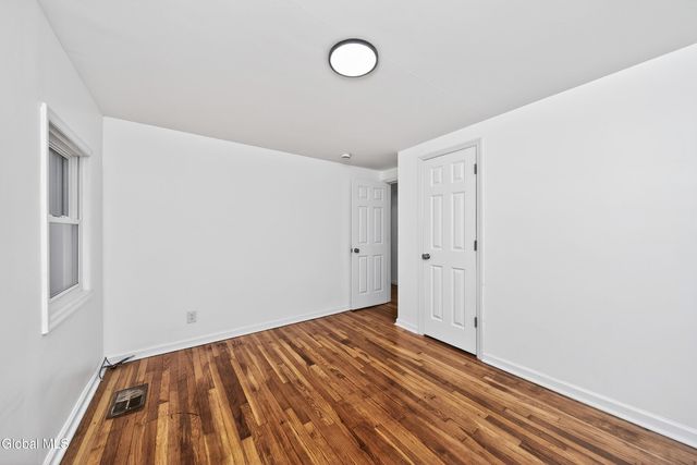 5 Emmett Drive, Colonie, NY 12309