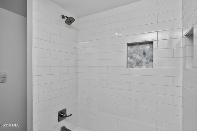 5 Emmett Drive, Colonie, NY 12309