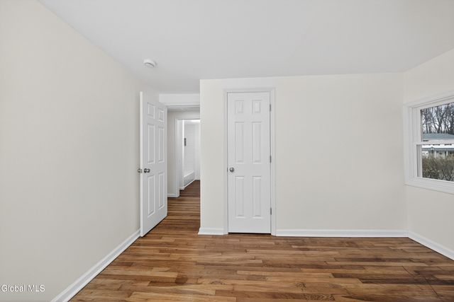 5 Emmett Drive, Colonie, NY 12309