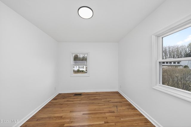 5 Emmett Drive, Colonie, NY 12309