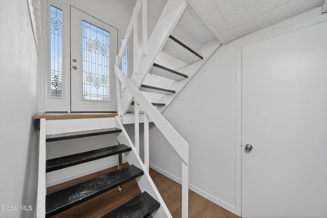 5 Emmett Drive, Colonie, NY 12309