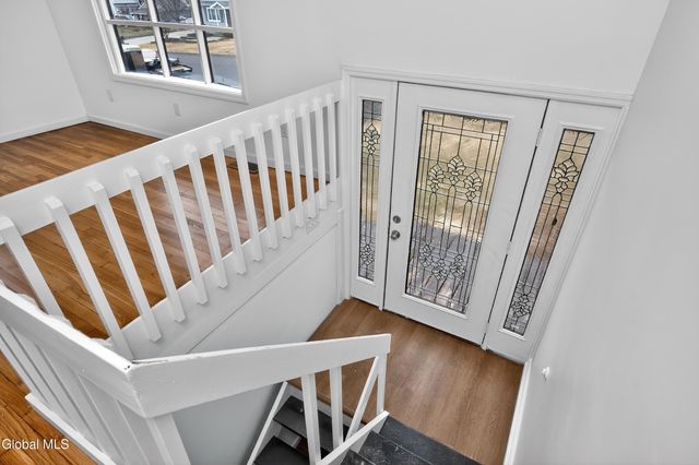 5 Emmett Drive, Colonie, NY 12309