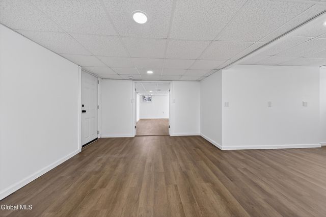 5 Emmett Drive, Colonie, NY 12309