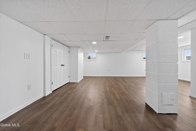 5 Emmett Drive, Colonie, NY 12309