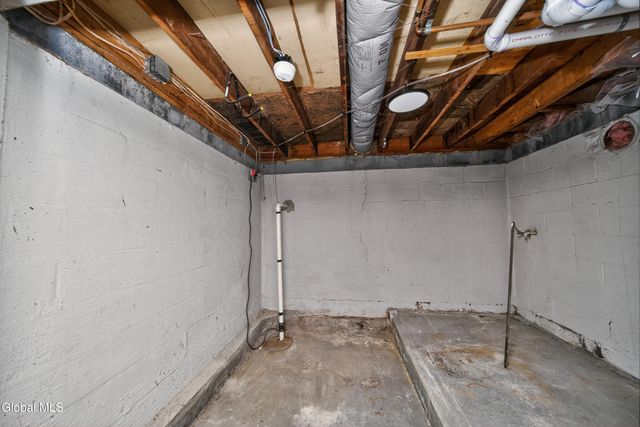 5 Emmett Drive, Colonie, NY 12309