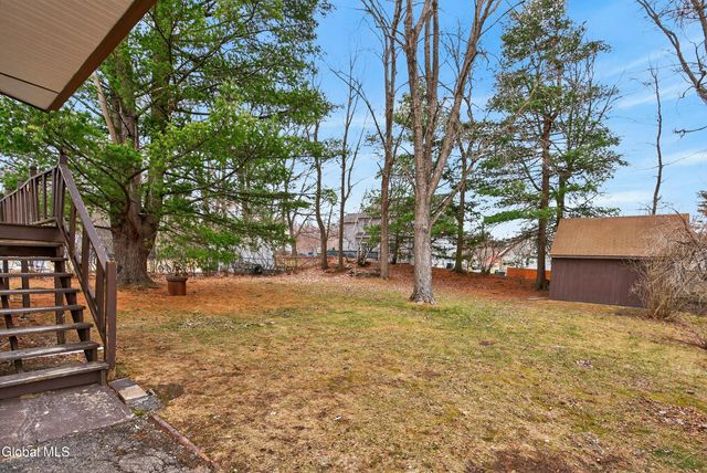 5 Emmett Drive, Colonie, NY 12309