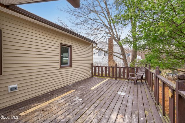 5 Emmett Drive, Colonie, NY 12309