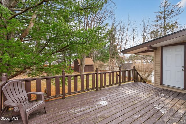 5 Emmett Drive, Colonie, NY 12309