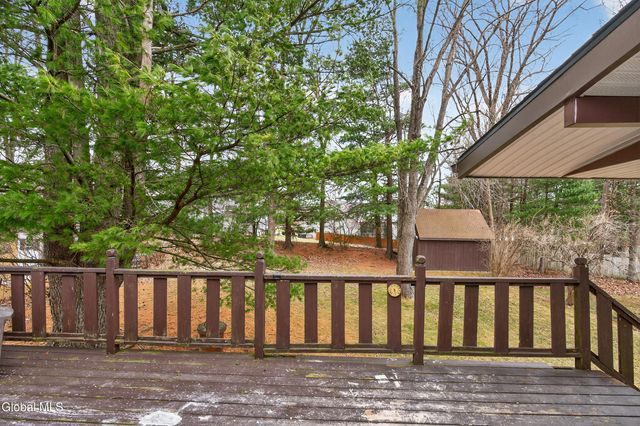 5 Emmett Drive, Colonie, NY 12309