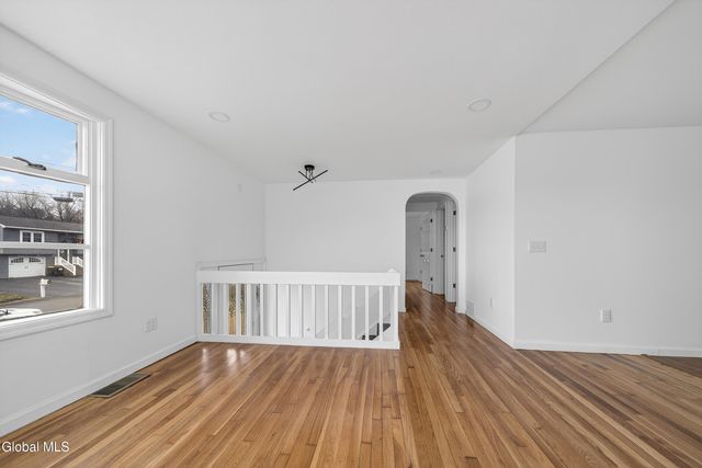 5 Emmett Drive, Colonie, NY 12309