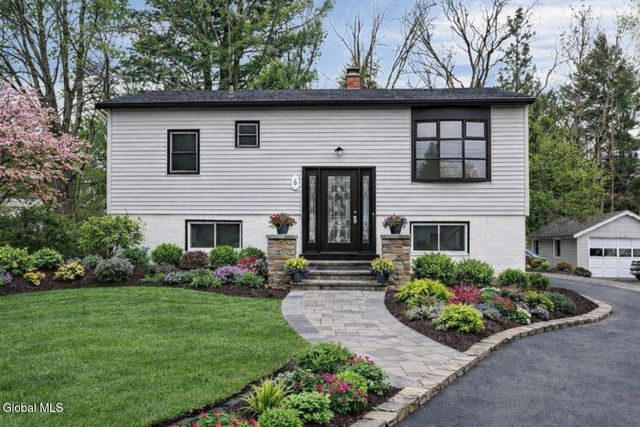 5 Emmett Drive, Colonie, NY 12309