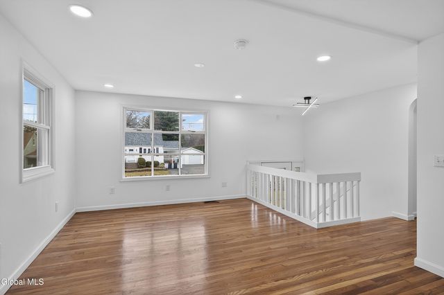 5 Emmett Drive, Colonie, NY 12309