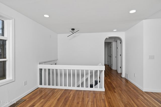 5 Emmett Drive, Colonie, NY 12309