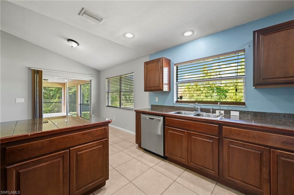 723 Newell ST E, LEHIGH ACRES, FL 33974 — photo 2