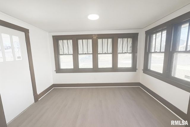 2304 N ELLIS Avenue, Peoria, IL 61604