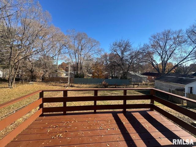 2304 N ELLIS Avenue, Peoria, IL 61604