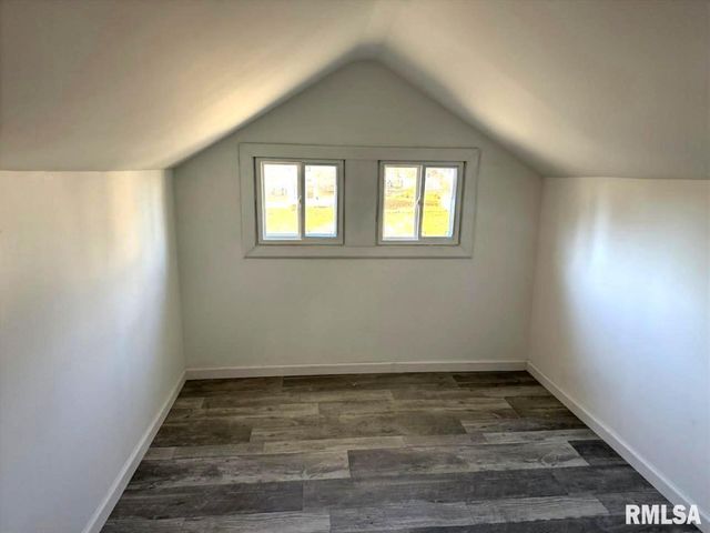 2304 N ELLIS Avenue, Peoria, IL 61604