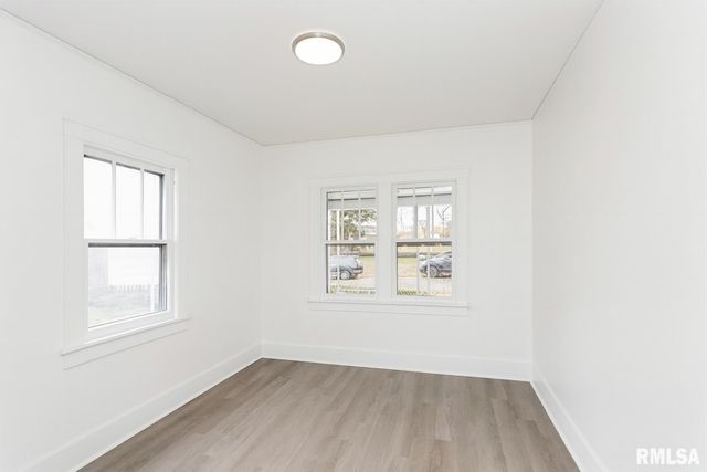 2304 N ELLIS Avenue, Peoria, IL 61604