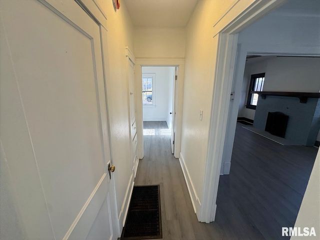 2304 N ELLIS Avenue, Peoria, IL 61604