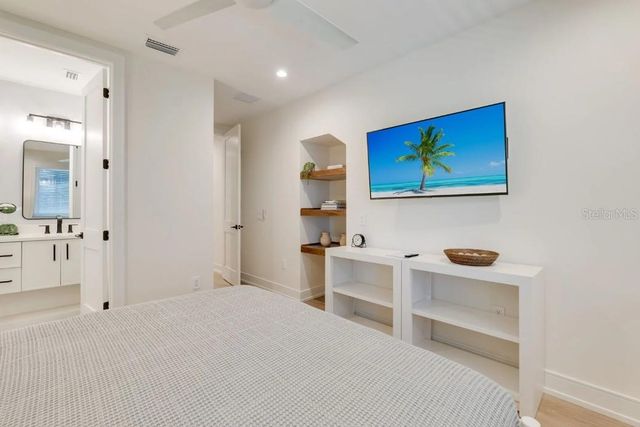 9407 GULF DR, Anna Maria, FL 34216