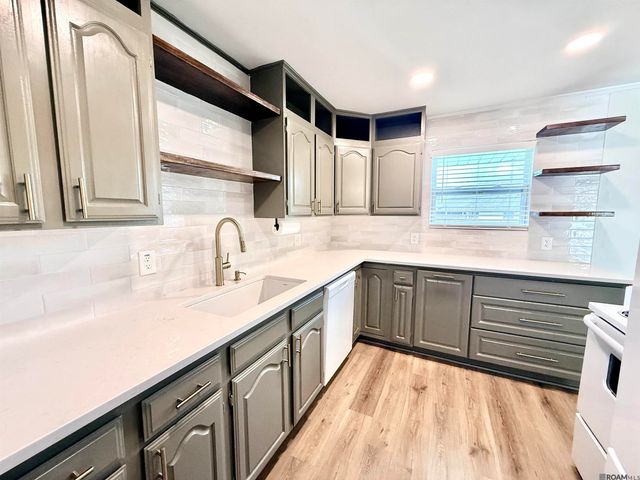 2235 E Contour Dr, Baton Rouge, LA 70809