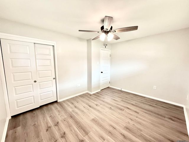 2235 E Contour Dr, Baton Rouge, LA 70809