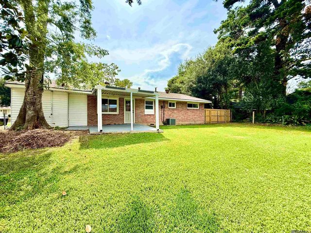 2235 E Contour Dr, Baton Rouge, LA 70809