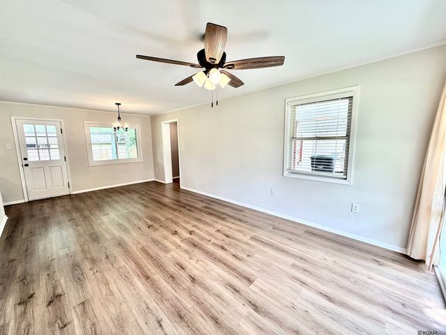 2235 E Contour Dr, Baton Rouge, LA 70809