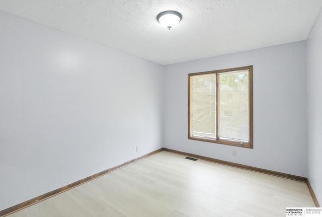 2135 N 121st Street, Omaha, NE 68164