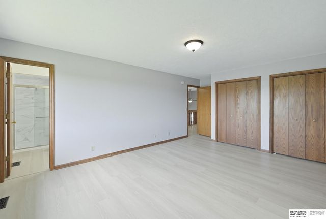 2135 N 121st Street, Omaha, NE 68164