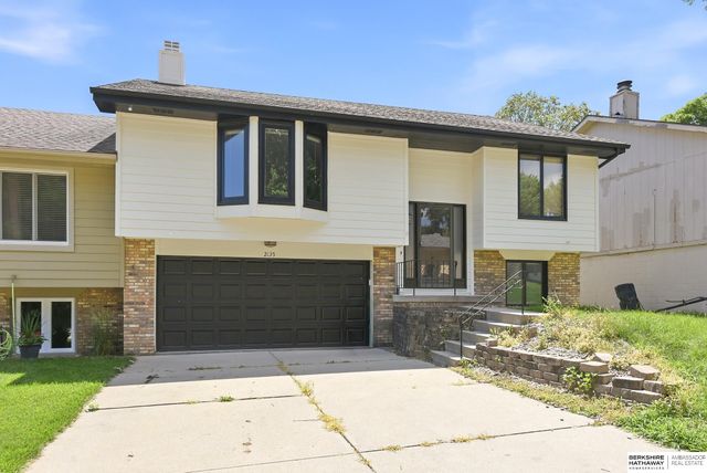 2135 N 121st Street, Omaha, NE 68164