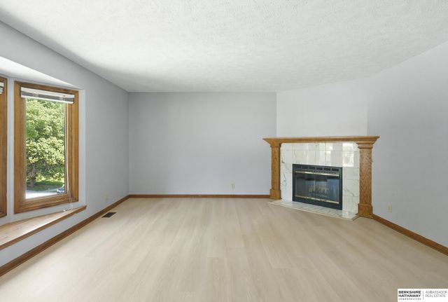 2135 N 121st Street, Omaha, NE 68164