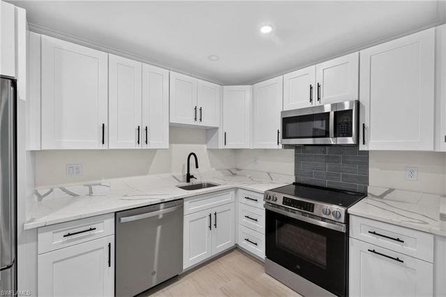 2840 W Gulf DR 4, Sanibel, FL 33957