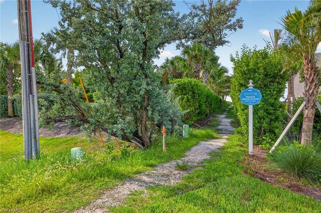 2840 W Gulf DR 4, Sanibel, FL 33957