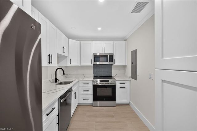 2840 W Gulf DR 4, Sanibel, FL 33957