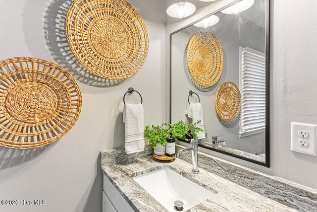 803 N Chestnut Street, Aberdeen, NC 28315