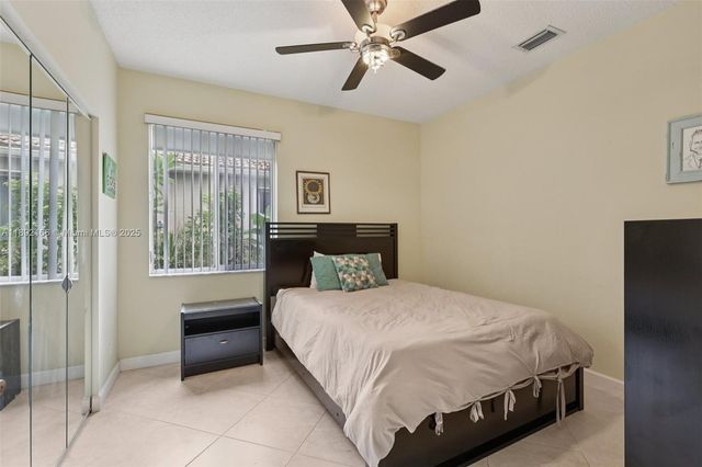 8752 NW 75th Ct, Tamarac, FL 33321