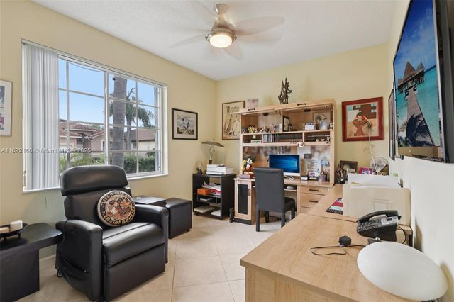 8752 NW 75th Ct, Tamarac, FL 33321