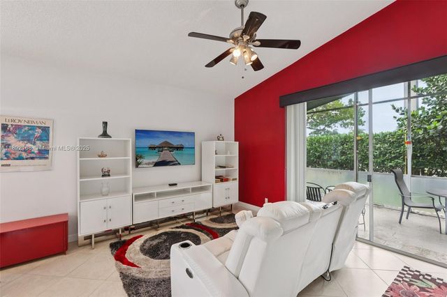 8752 NW 75th Ct, Tamarac, FL 33321