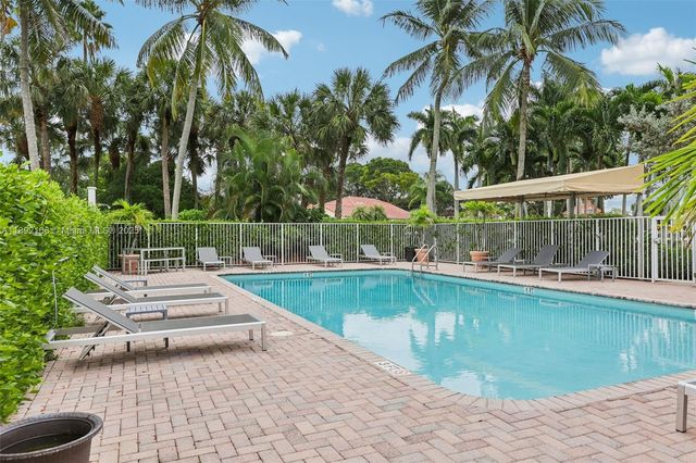 8752 NW 75th Ct, Tamarac, FL 33321