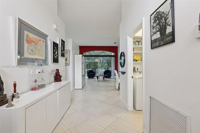 8752 NW 75th Ct, Tamarac, FL 33321