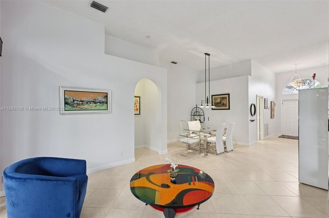 8752 NW 75th Ct, Tamarac, FL 33321